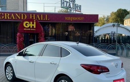 Opel Astra J, 2013 год, 950 000 рублей, 1 фотография