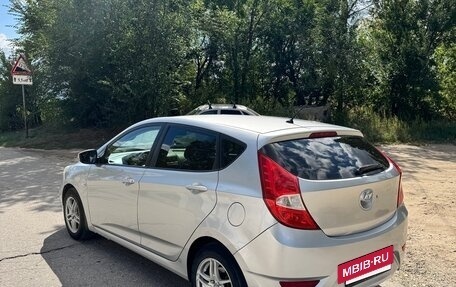 Hyundai Solaris II рестайлинг, 2011 год, 550 000 рублей, 3 фотография