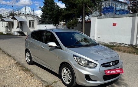 Hyundai Solaris II рестайлинг, 2011 год, 550 000 рублей, 6 фотография
