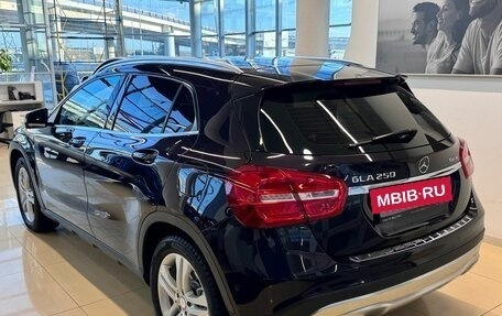 Mercedes-Benz GLA, 2015 год, 1 609 900 рублей, 4 фотография