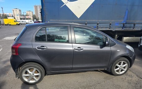 Toyota Yaris III рестайлинг, 2008 год, 370 000 рублей, 2 фотография