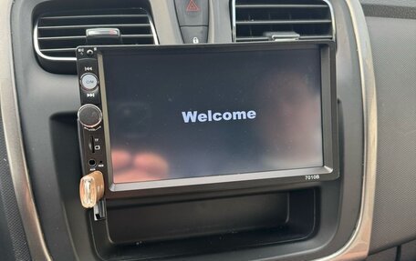 Renault Logan II, 2017 год, 780 000 рублей, 4 фотография