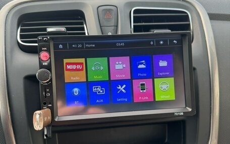 Renault Logan II, 2017 год, 780 000 рублей, 3 фотография