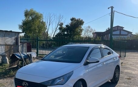 Hyundai Solaris II рестайлинг, 2021 год, 1 270 000 рублей, 1 фотография