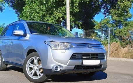 Mitsubishi Outlander III рестайлинг 3, 2012 год, 1 450 000 рублей, 1 фотография