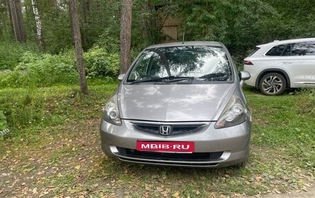 Honda Fit III, 2002 год, 280 000 рублей, 1 фотография