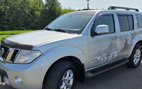 Nissan Pathfinder, 2010 год, 1 650 000 рублей, 1 фотография