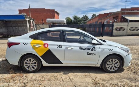 Hyundai Solaris II рестайлинг, 2018 год, 550 000 рублей, 3 фотография