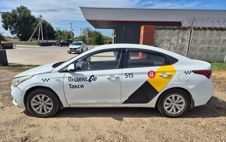 Hyundai Solaris II рестайлинг, 2018 год, 550 000 рублей, 2 фотография