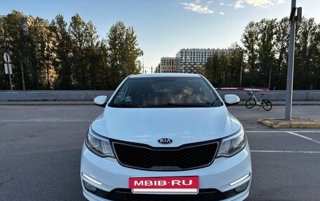 KIA Rio III рестайлинг, 2015 год, 900 000 рублей, 2 фотография