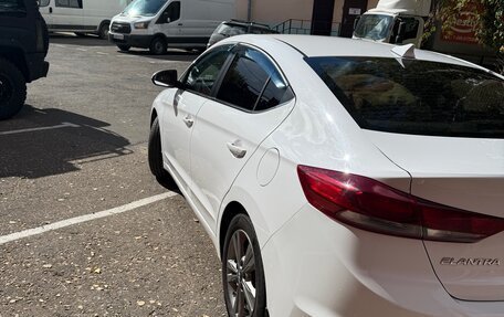 Hyundai Elantra VI рестайлинг, 2018 год, 1 650 000 рублей, 5 фотография