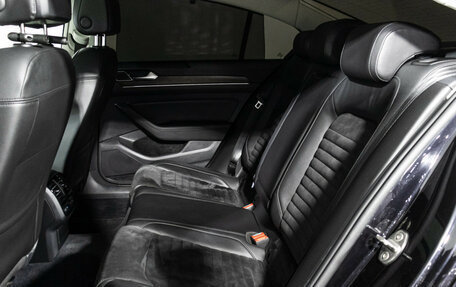 Volkswagen Passat B8 рестайлинг, 2016 год, 1 799 700 рублей, 10 фотография