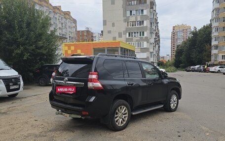 Toyota Land Cruiser Prado 150 рестайлинг 2, 2015 год, 3 200 000 рублей, 6 фотография