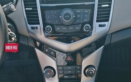 Chevrolet Cruze II, 2012 год, 949 000 рублей, 9 фотография
