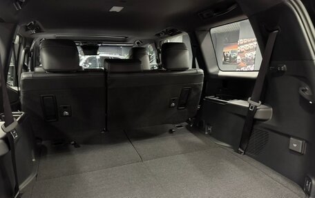 Toyota Land Cruiser Prado, 2024 год, 8 090 000 рублей, 12 фотография