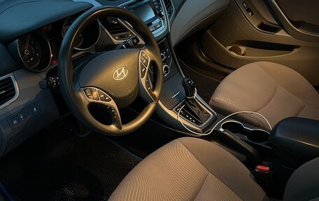 Hyundai Elantra V, 2015 год, 950 000 рублей, 10 фотография