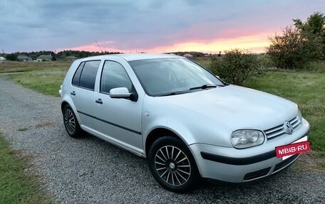 Volkswagen Golf IV, 2001 год, 300 000 рублей, 2 фотография