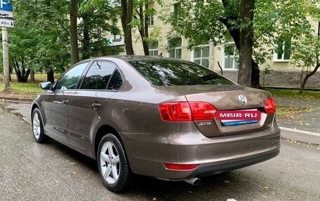 Volkswagen Jetta VI, 2012 год, 999 000 рублей, 5 фотография