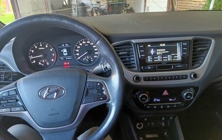Hyundai Solaris II рестайлинг, 2017 год, 1 115 000 рублей, 4 фотография
