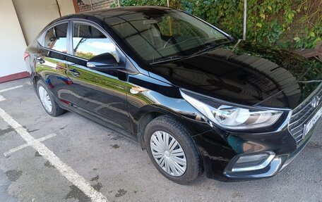 Hyundai Solaris II рестайлинг, 2017 год, 1 115 000 рублей, 2 фотография