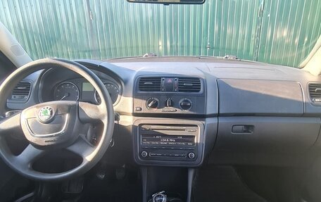 Skoda Fabia II, 2011 год, 556 000 рублей, 3 фотография