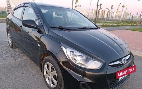 Hyundai Solaris II рестайлинг, 2011 год, 609 000 рублей, 2 фотография