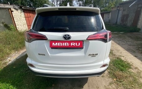 Toyota RAV4, 2017 год, 2 100 000 рублей, 6 фотография