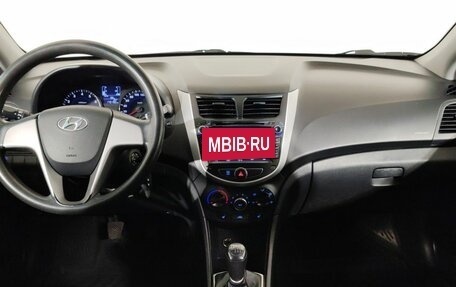 Hyundai Solaris II рестайлинг, 2015 год, 890 000 рублей, 10 фотография