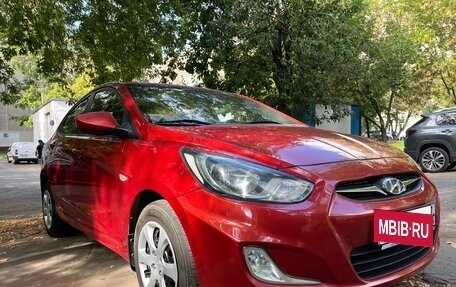 Hyundai Solaris II рестайлинг, 2011 год, 820 000 рублей, 2 фотография