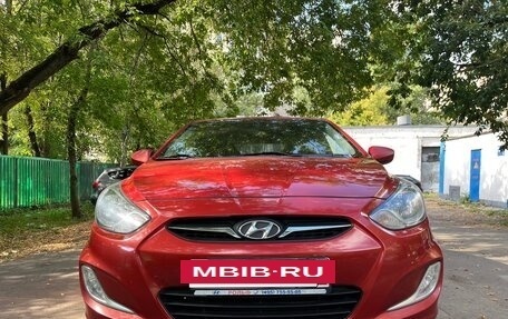 Hyundai Solaris II рестайлинг, 2011 год, 820 000 рублей, 5 фотография