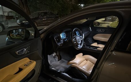 Volvo V60 Cross Country II, 2019 год, 3 350 000 рублей, 7 фотография