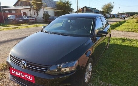 Volkswagen Jetta VI, 2013 год, 1 140 000 рублей, 2 фотография