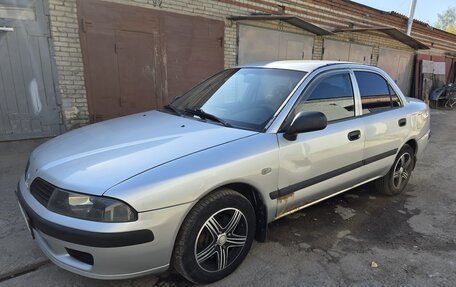 Mitsubishi Carisma I, 2003 год, 250 000 рублей, 2 фотография