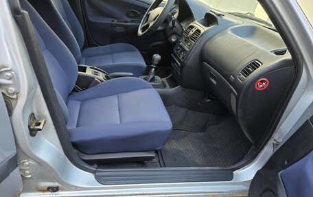 Mitsubishi Carisma I, 2003 год, 250 000 рублей, 3 фотография