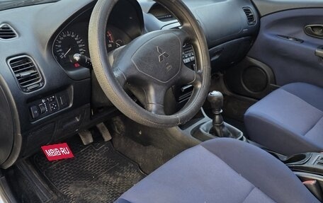 Mitsubishi Carisma I, 2003 год, 250 000 рублей, 5 фотография