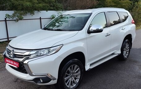 Mitsubishi Pajero Sport III рестайлинг, 2018 год, 2 800 000 рублей, 3 фотография