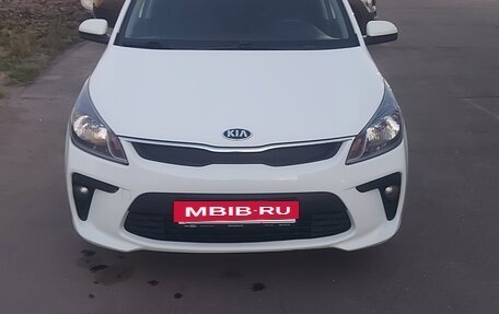 KIA Rio IV, 2018 год, 1 300 000 рублей, 3 фотография