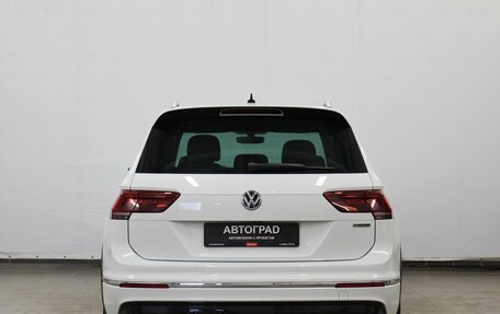 Volkswagen Tiguan II, 2018 год, 2 150 000 рублей, 5 фотография