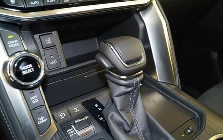 Toyota Land Cruiser, 2025 год, 13 700 000 рублей, 14 фотография
