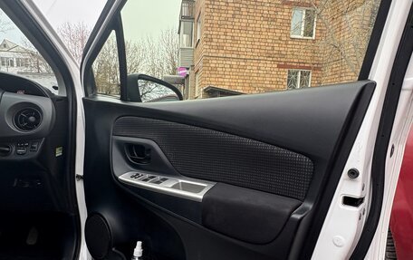 Toyota Vitz, 2015 год, 820 000 рублей, 3 фотография