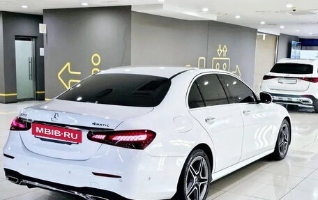 Mercedes-Benz E-Класс, 2022 год, 3 450 000 рублей, 3 фотография