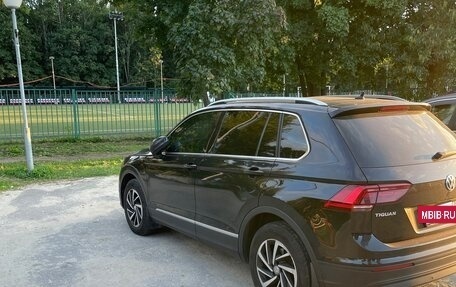 Volkswagen Tiguan II, 2018 год, 2 500 000 рублей, 4 фотография