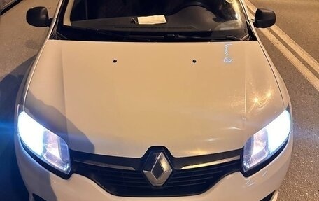 Renault Logan II, 2017 год, 720 000 рублей, 2 фотография