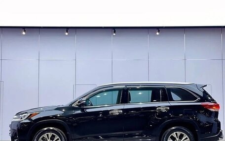 Toyota Highlander III, 2021 год, 3 550 000 рублей, 4 фотография