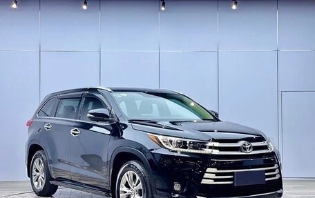 Toyota Highlander III, 2021 год, 3 550 000 рублей, 2 фотография