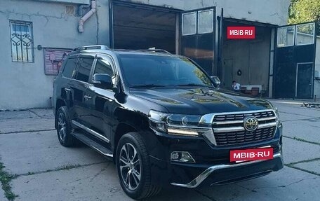 Toyota Land Cruiser 200, 2020 год, 9 900 000 рублей, 7 фотография