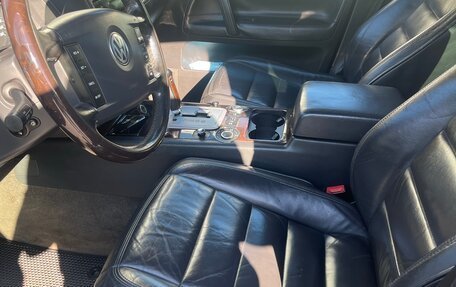 Volkswagen Touareg III, 2004 год, 600 000 рублей, 4 фотография