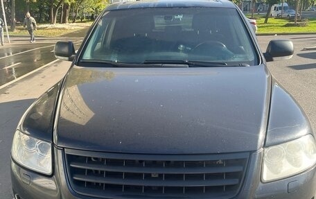 Volkswagen Touareg III, 2004 год, 600 000 рублей, 2 фотография