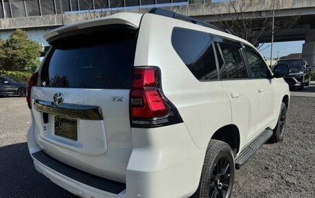 Toyota Land Cruiser Prado 150 рестайлинг 2, 2021 год, 3 700 000 рублей, 6 фотография
