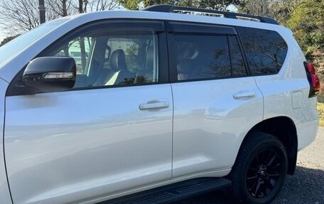 Toyota Land Cruiser Prado 150 рестайлинг 2, 2021 год, 3 700 000 рублей, 7 фотография